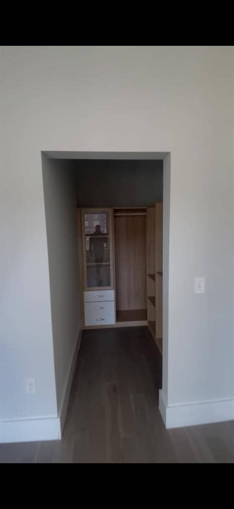 Looking for roomate