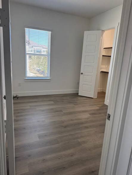 Roommates Wanted!