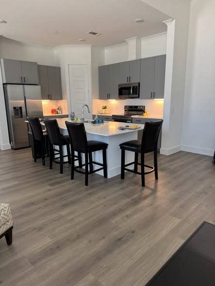 Roommates Wanted!