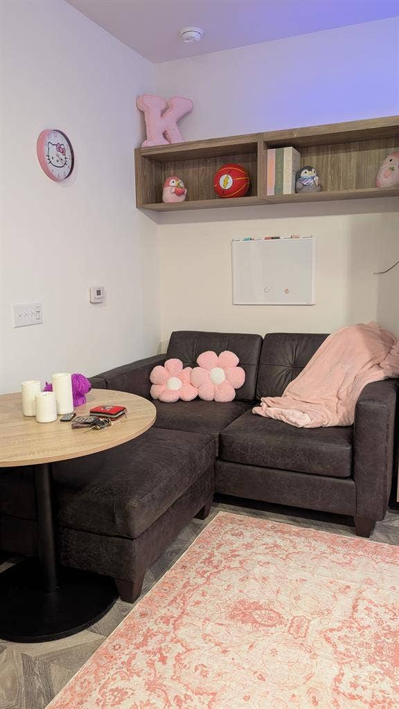 Charme studio apartment available