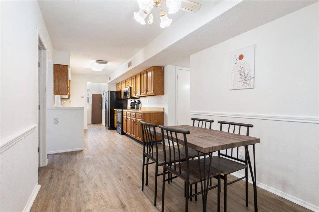 7 BR in Arlington