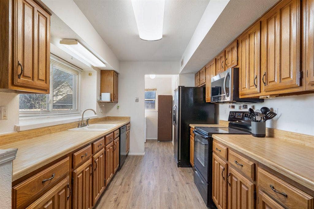 7 BR in Arlington