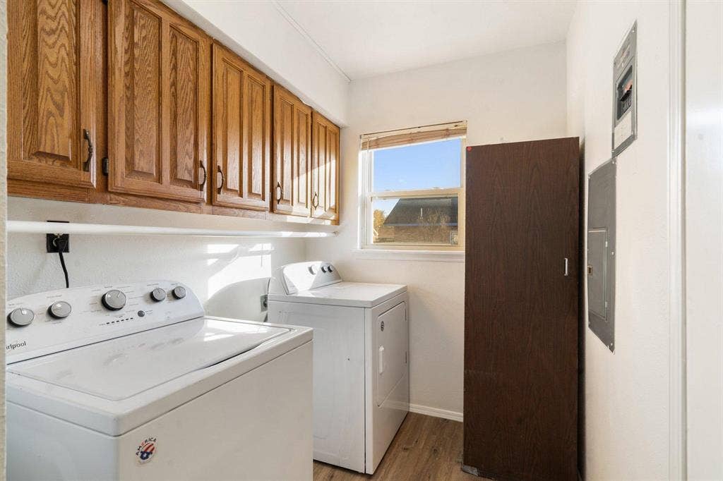 7 BR in Arlington