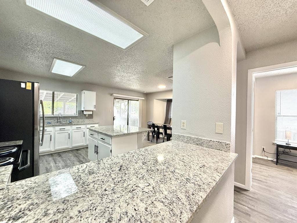 6 BR in San Antonio