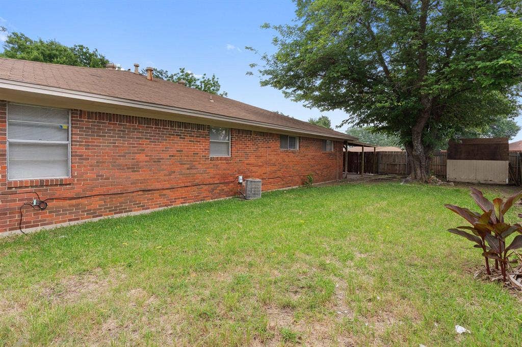 5 BR in DeSoto