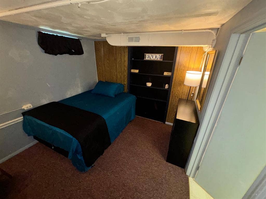 3 BR in Louisville