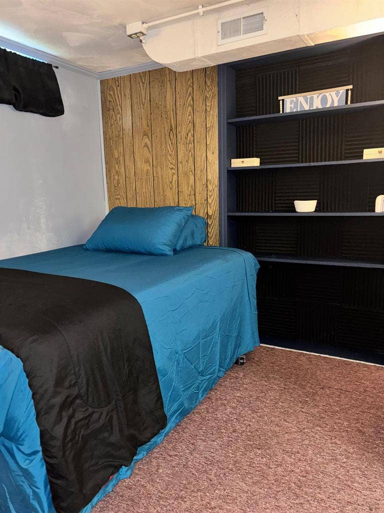 3 BR in Louisville