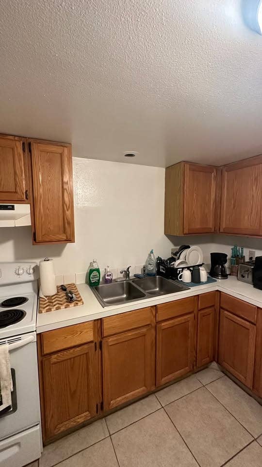 2 Rooms - Includes All Utilities 