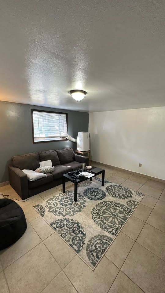 2 Rooms - Includes All Utilities 