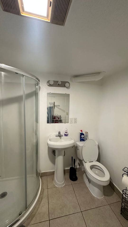 2 Rooms - Includes All Utilities 
