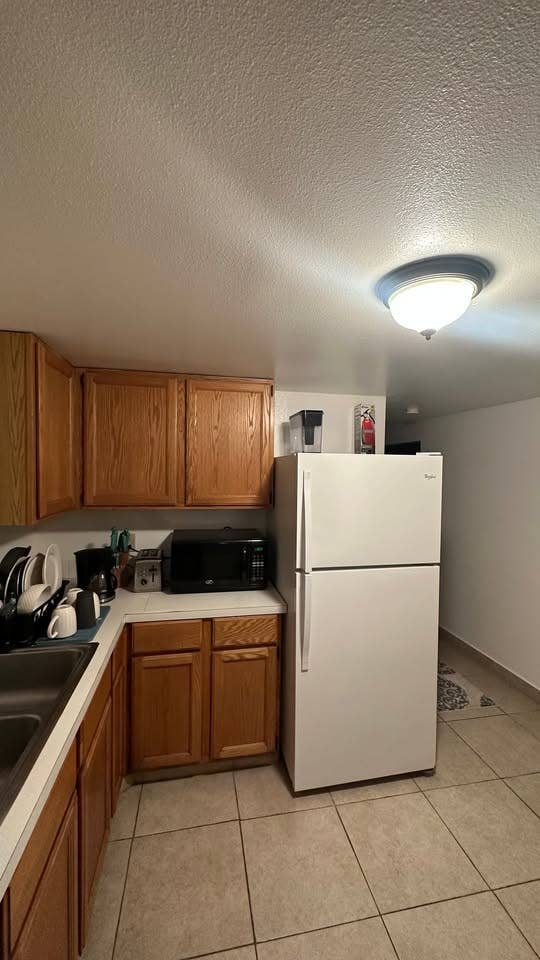 2 Rooms - Includes All Utilities 