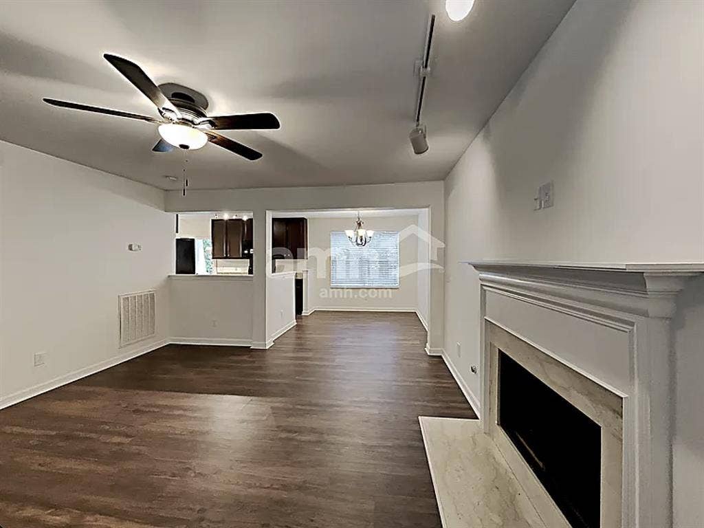 Room for Rent in Modern 2Story Home