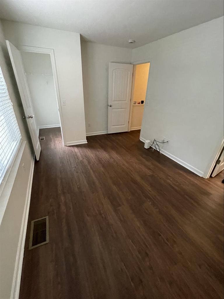 Room for Rent in Modern 2St0ry Home