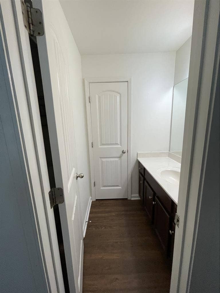 Room for Rent in Modern 2St0ry Home
