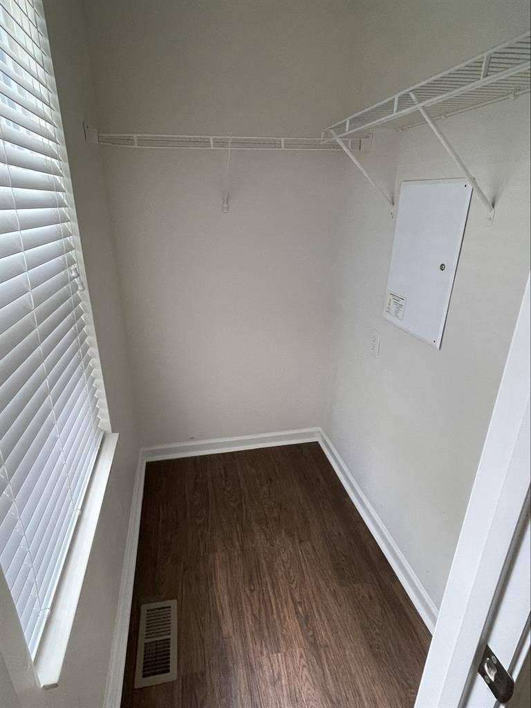 Room for Rent in Modern 2St0ry Home