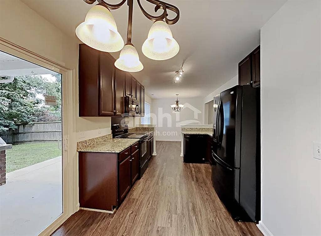 Room for Rent in Modern 2Story Home