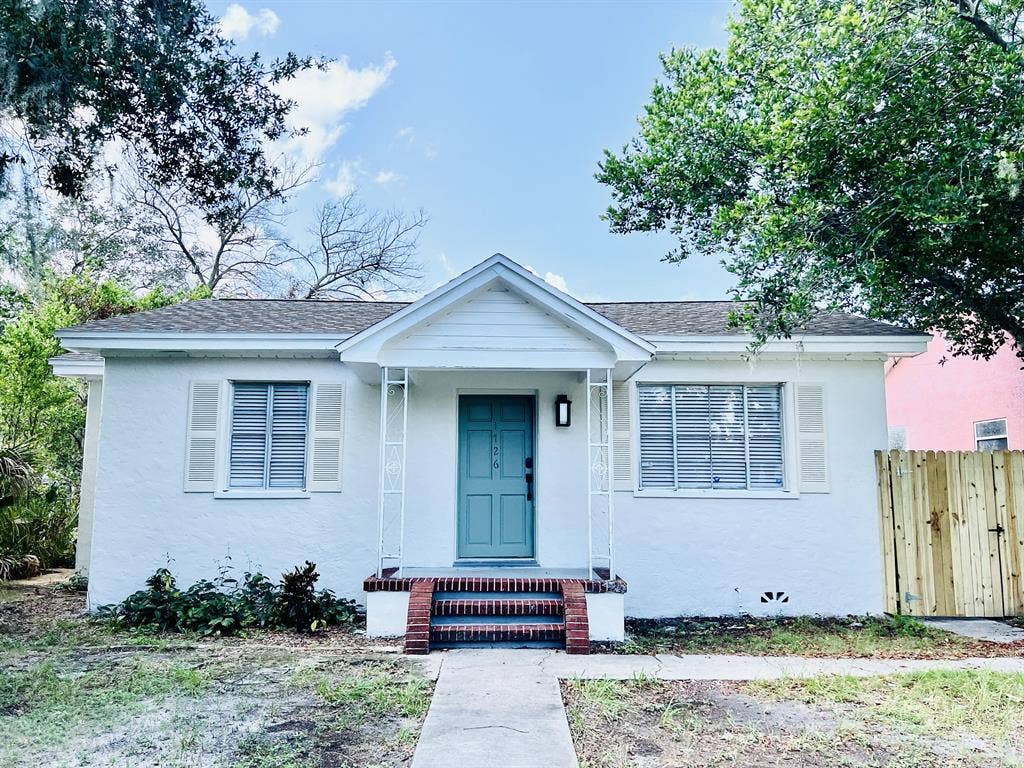 4 BR in St. Petersburg