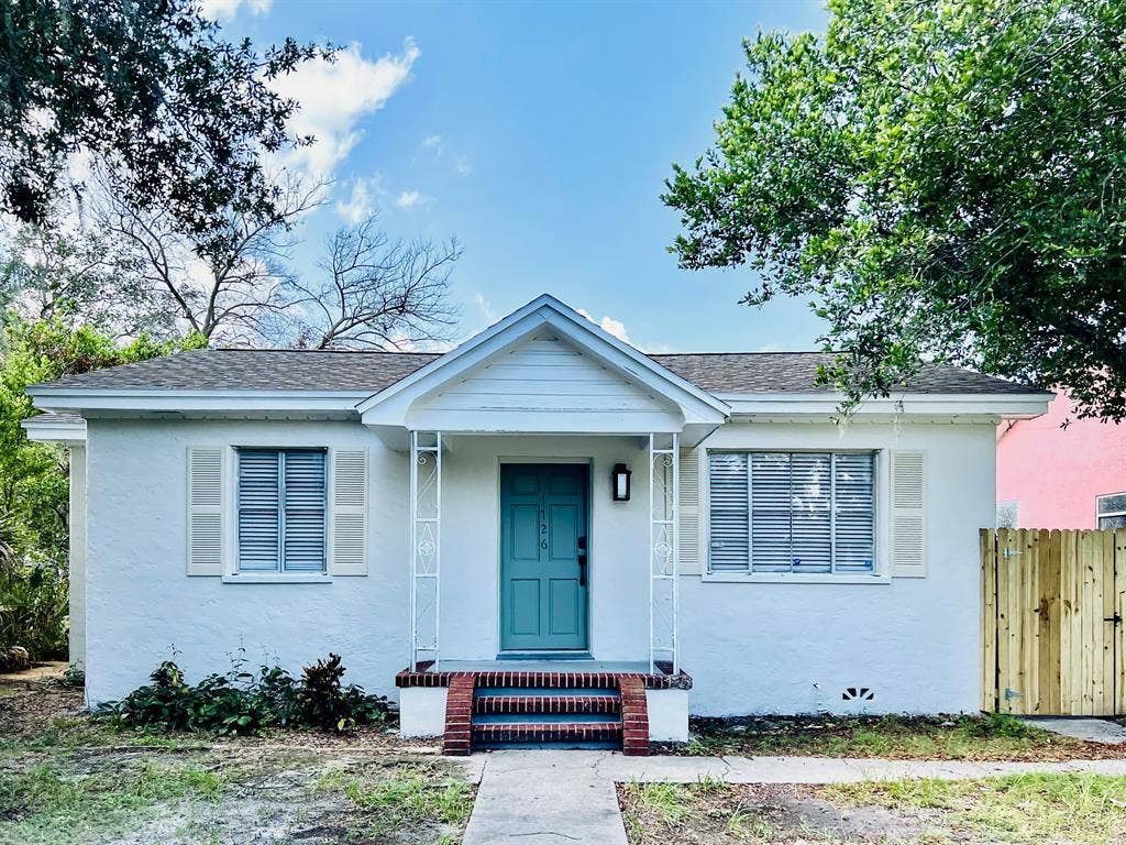 4 BR in St. Petersburg