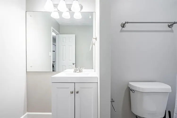 9 BR in Riverdale