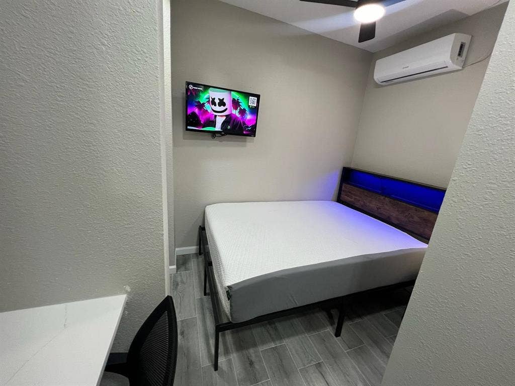 6 BR in Texas City