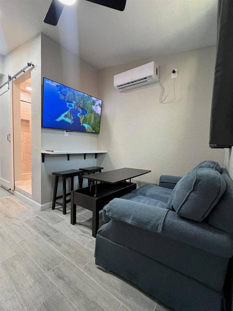 6 BR in Texas City