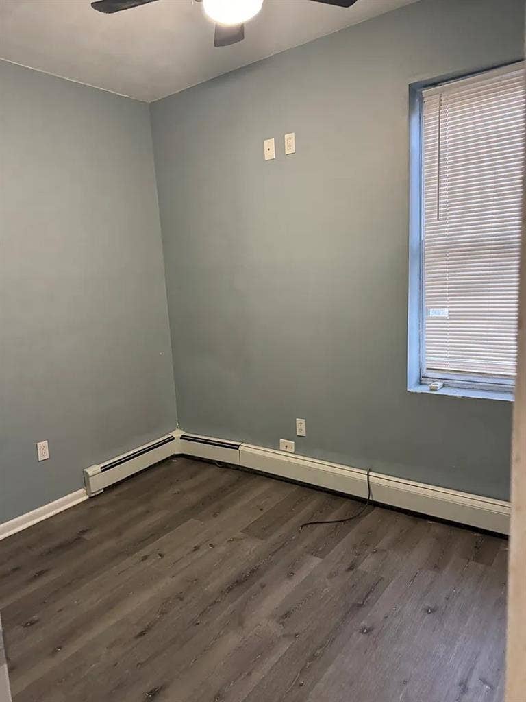 2 SINGLE ROOMIS IN 2 BEDROOM APT