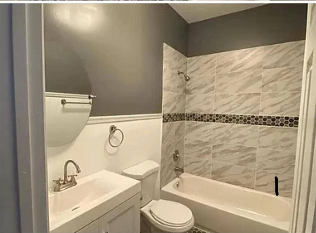 2 SINGLE ROOMIS IN 2 BEDROOM APT