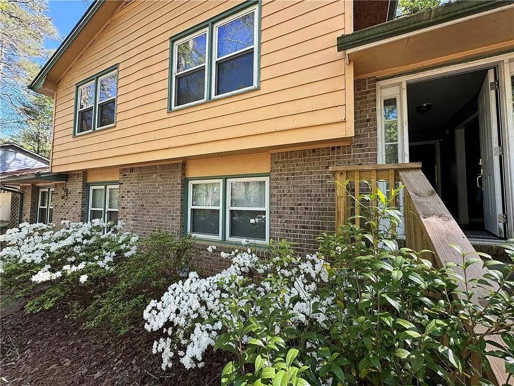 8 BR in Decatur