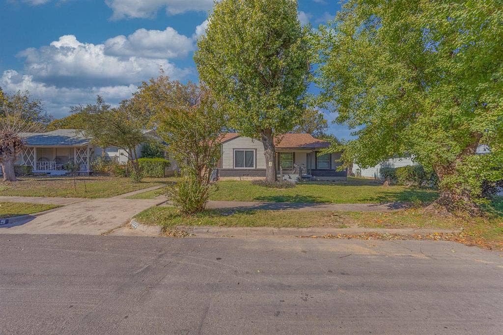 5 BR in Dallas