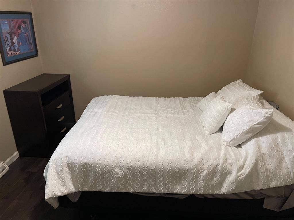2 BR in Englewood