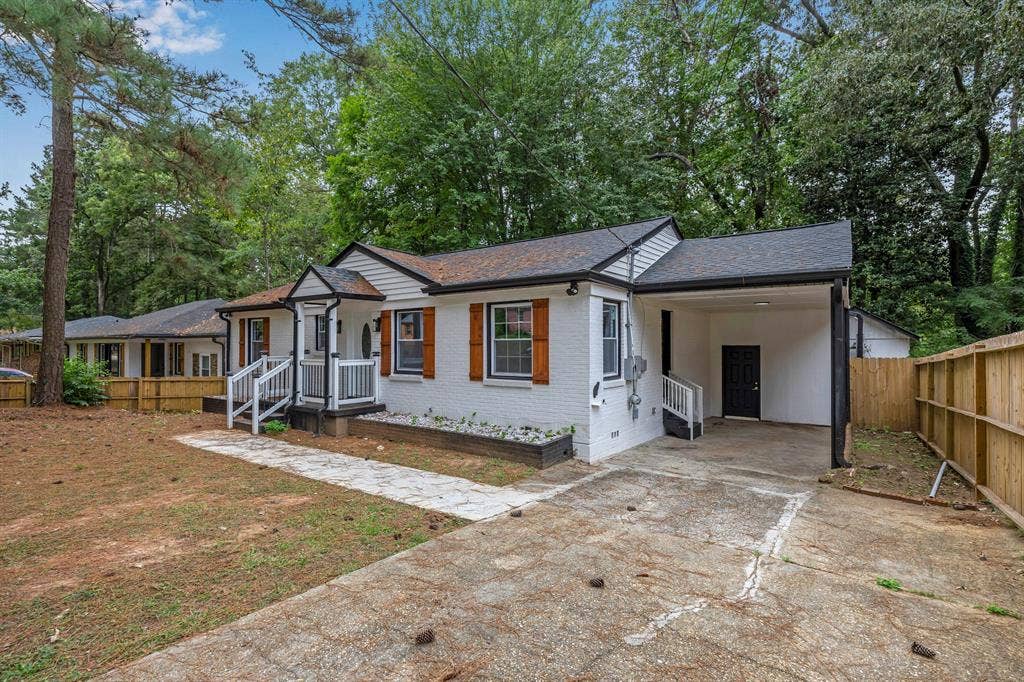 4 BR in East Point