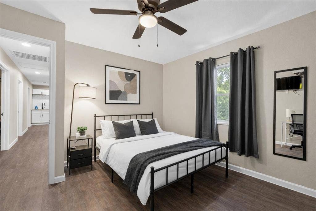6 BR in Dallas