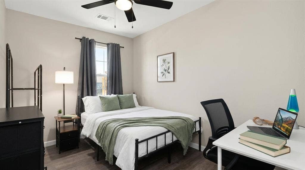 6 BR in Dallas