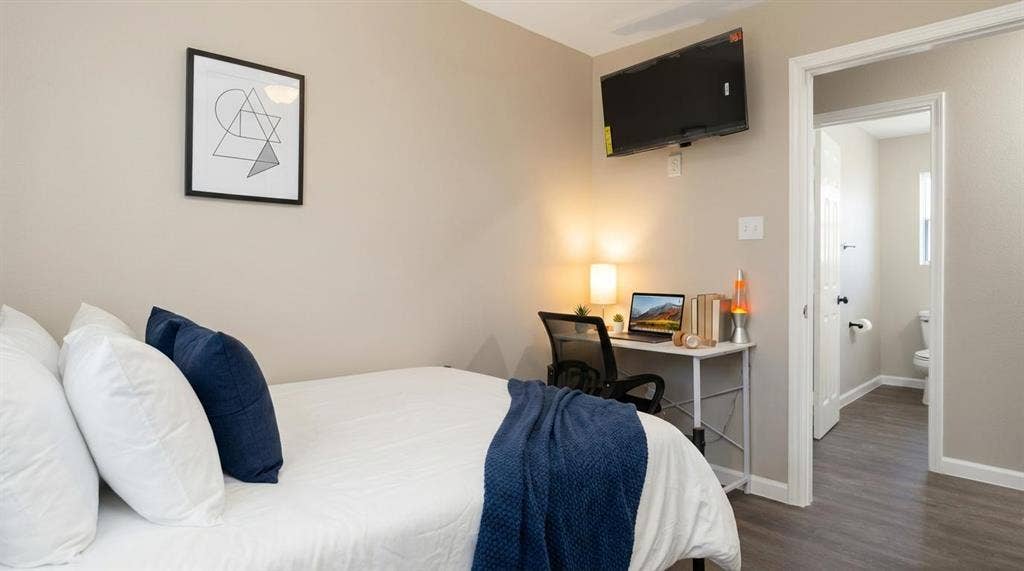 6 BR in Dallas