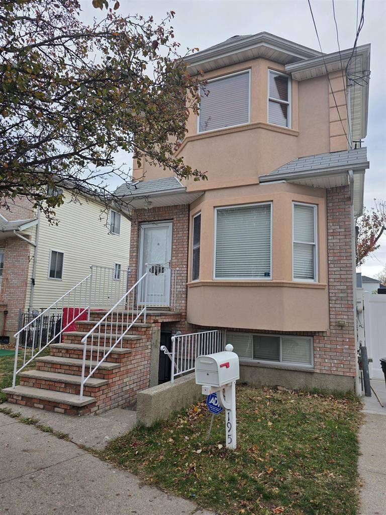 1 BR in Staten Island