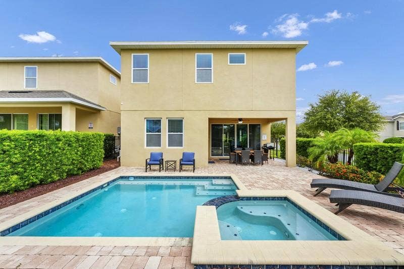 7 BR in Kissimmee