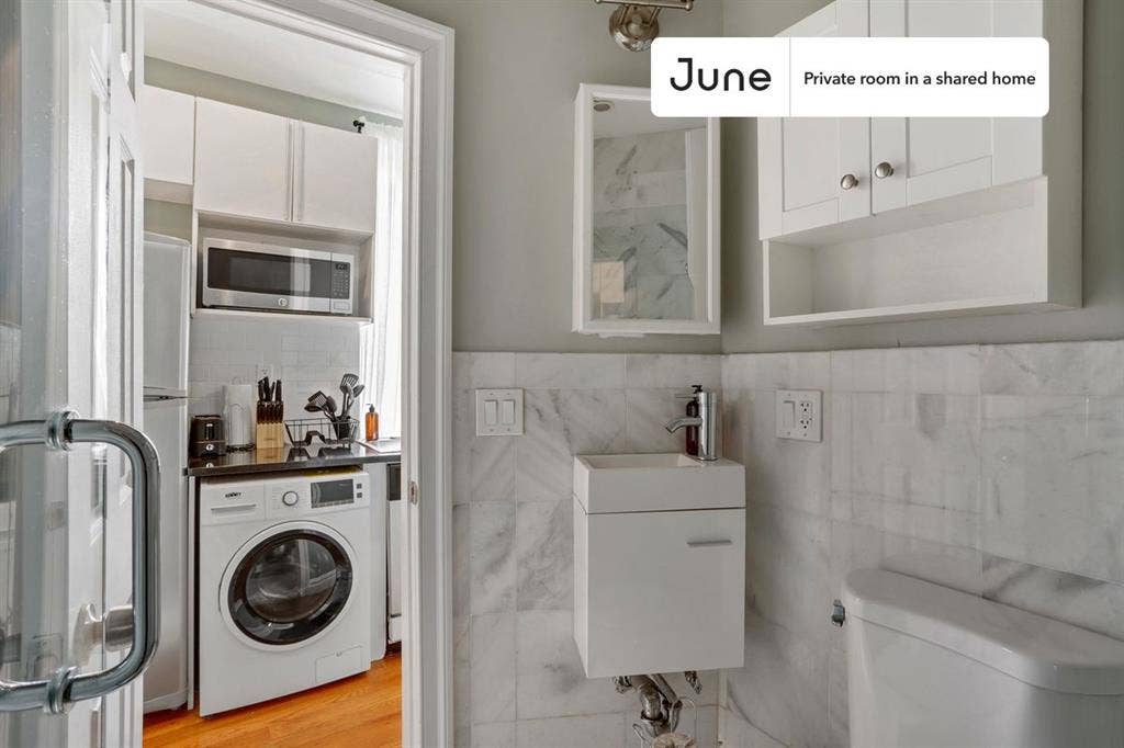 2 BR in New York City