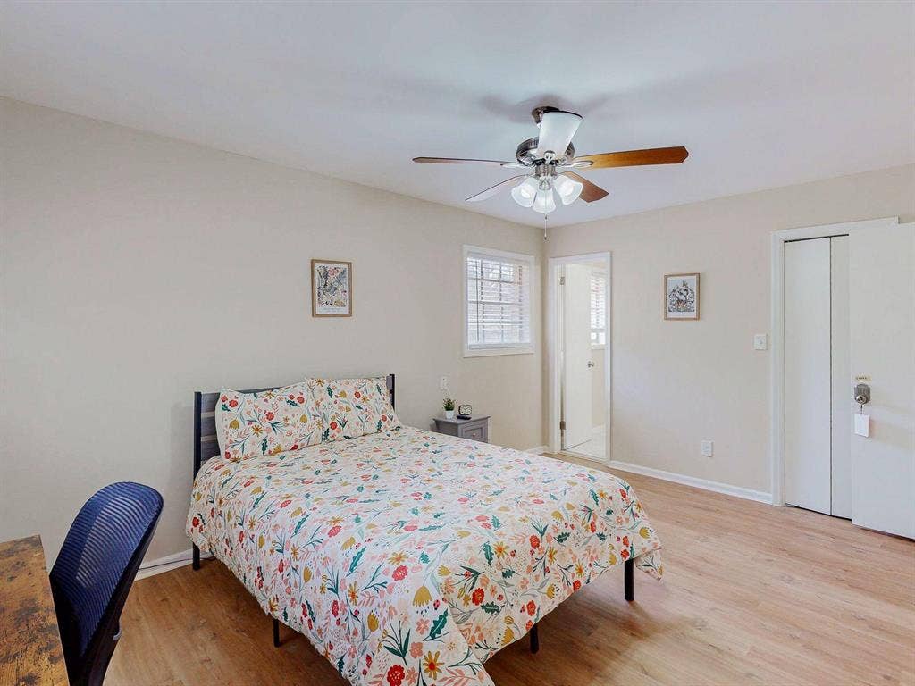 8 BR in Decatur
