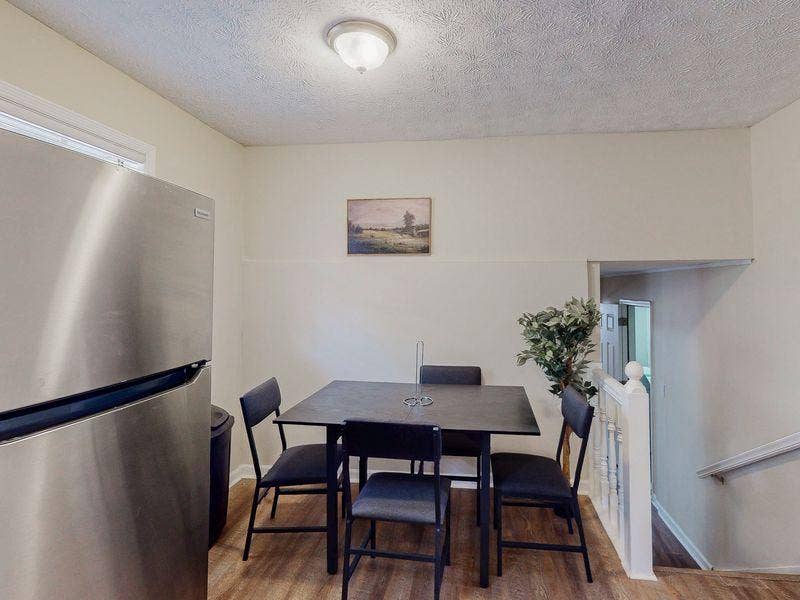 8 BR in Decatur