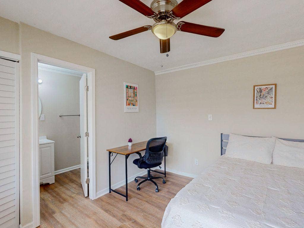 8 BR in Decatur