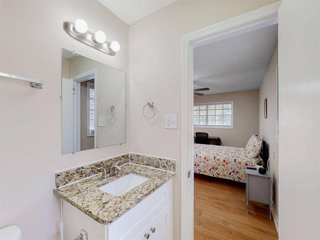 8 BR in Decatur