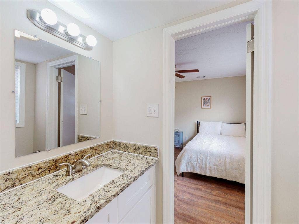 8 BR in Decatur