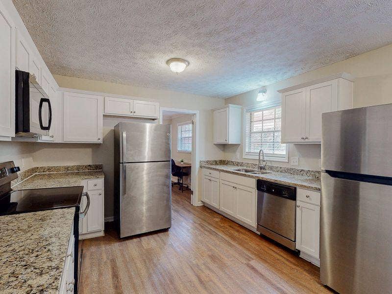 8 BR in Decatur