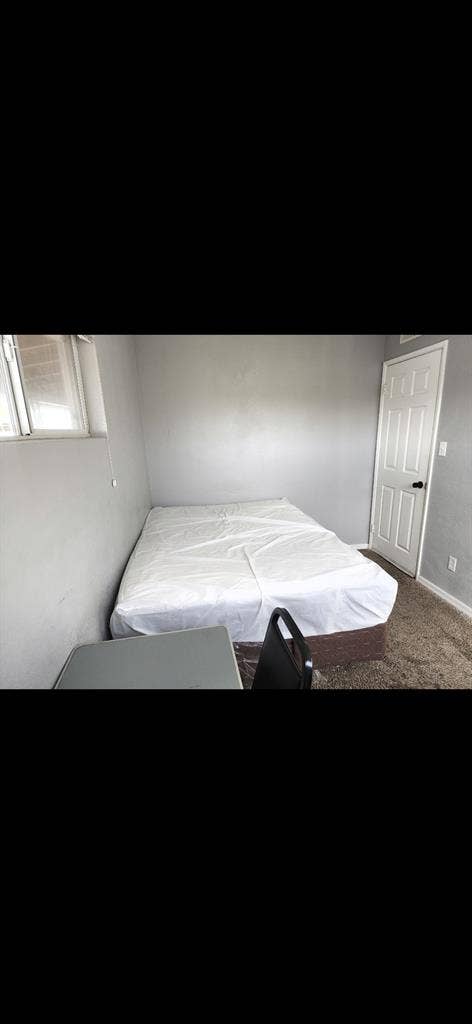 Looking for a chill clean roommate