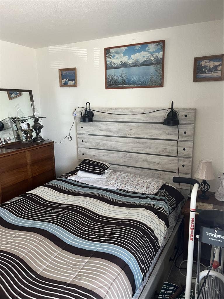 Looking for Female Roommate +