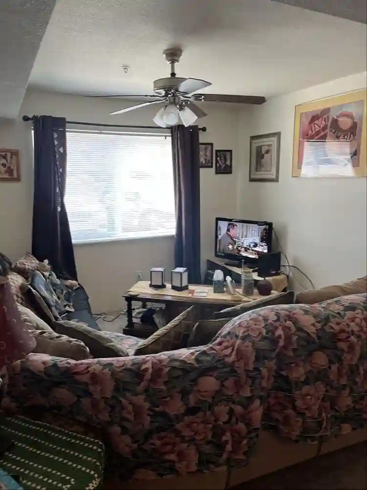 Looking for Female Roommate +