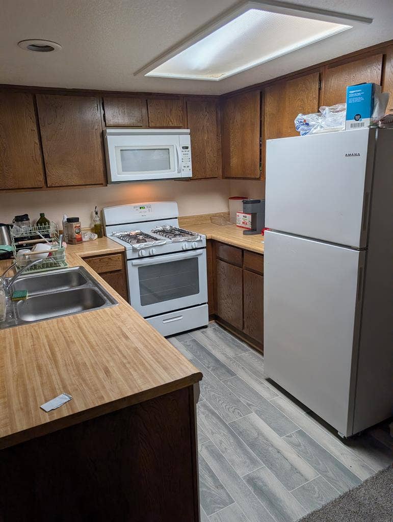 Barstonian apartments in Lenwood