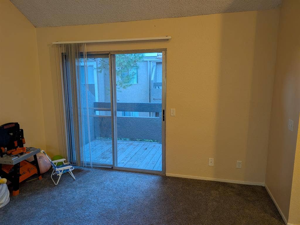 Barstonian apartments in Lenwood