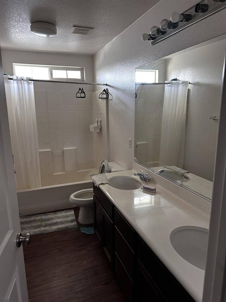 Two rooms for rent