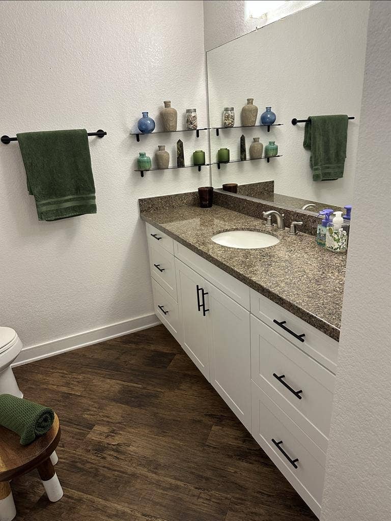 LUXURY APARTMENT private restroomm